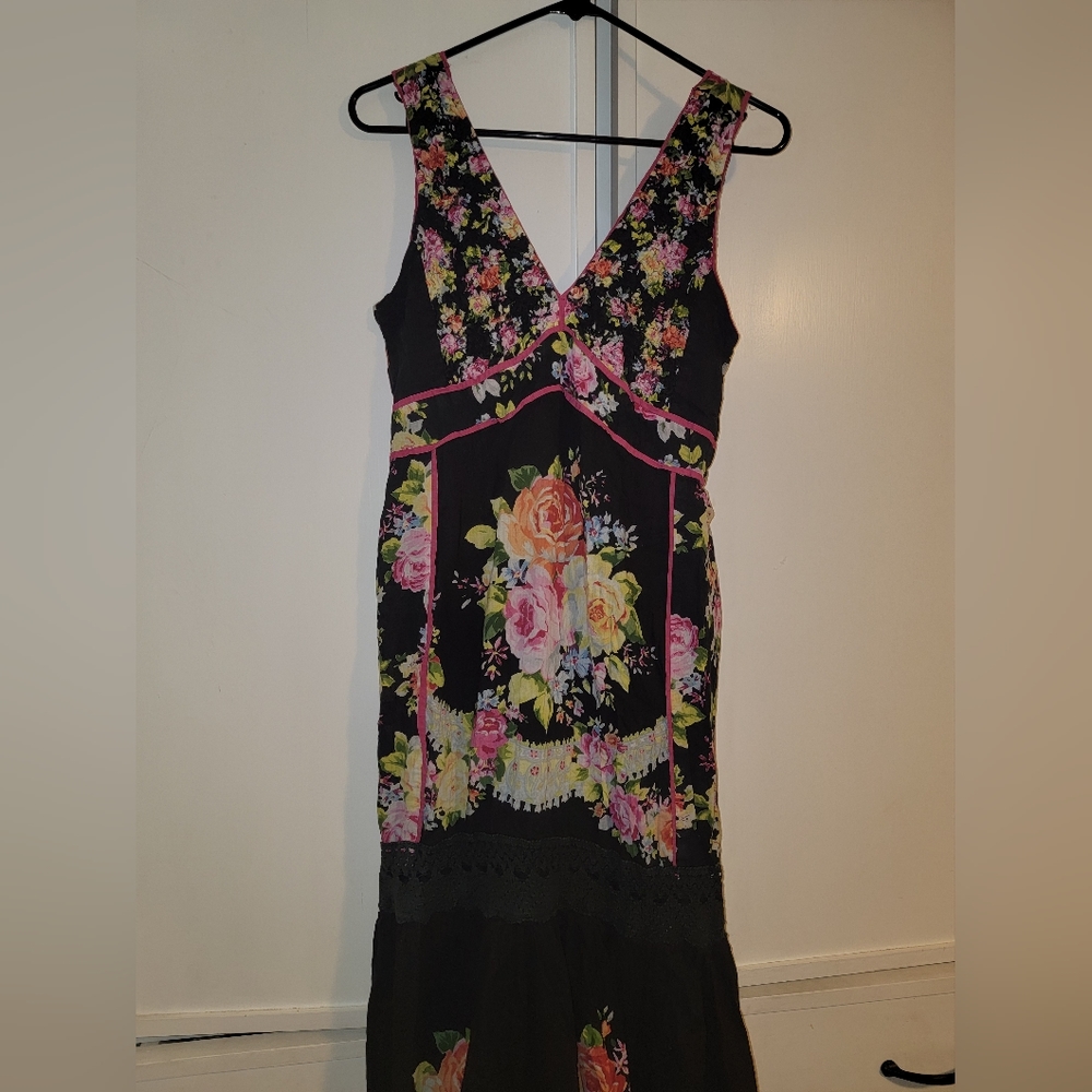 Floral dress - same stamp as Emily Gilmore's dress